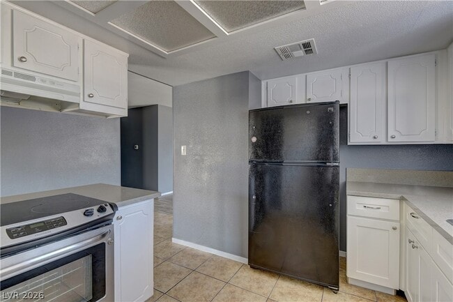 Building Photo - 5708 W Pine Cone Pl