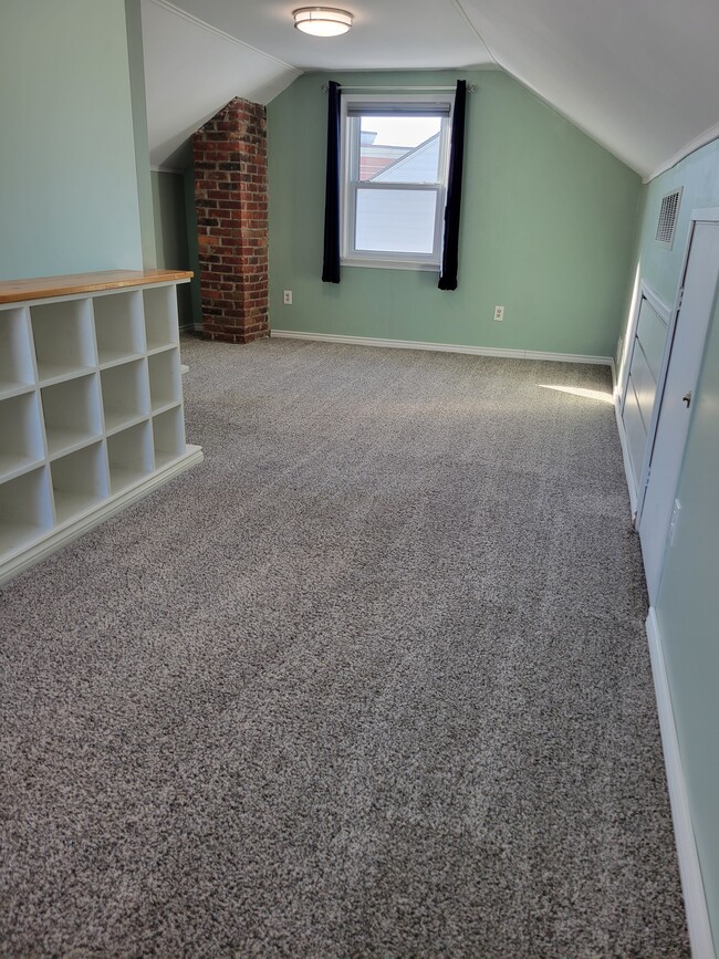 Building Photo - 3711 Hunter Ave