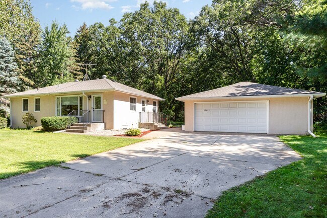 Building Photo - 4 Bed | 2 bath House in Andover School Dis...