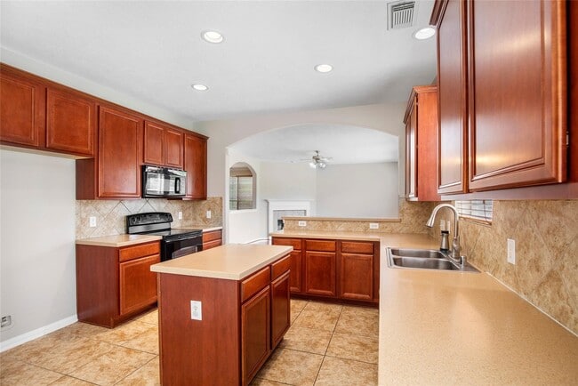 Building Photo - 7031 Ballinger Ridge Ln