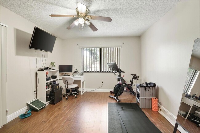 Building Photo - 3961 Adra Ave