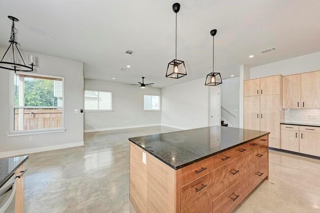 Building Photo - 7714 Watson St