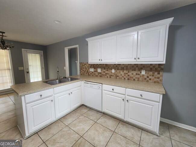 Building Photo - 7168 Village Loop