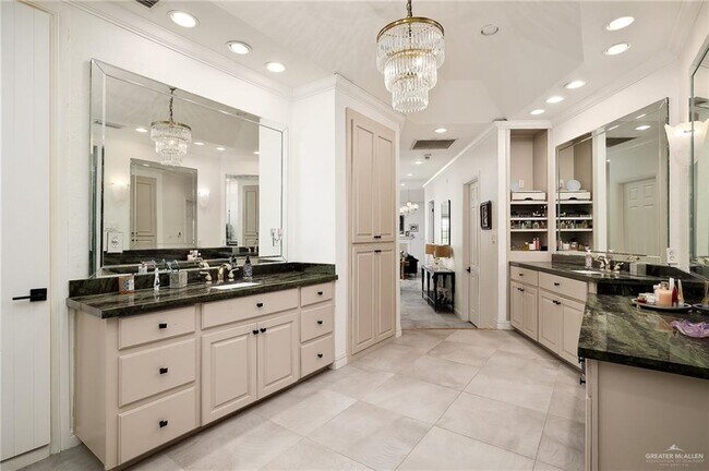 Building Photo - 21 Sabine Ct