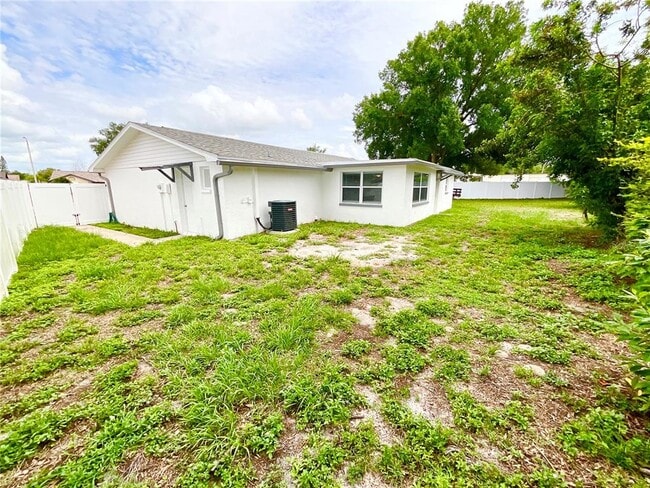 Building Photo - 4233 Belle Isle Ct