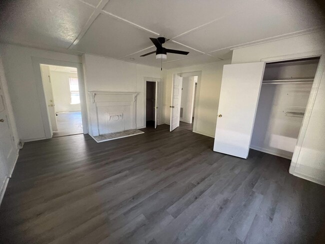 Building Photo - 24 Adger St