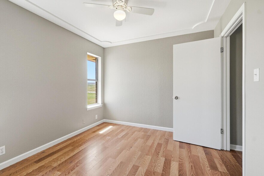 Building Photo - 2333 N Danville Dr