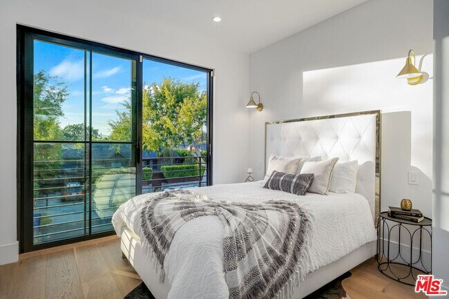 Building Photo - 12672 Stanwood Dr