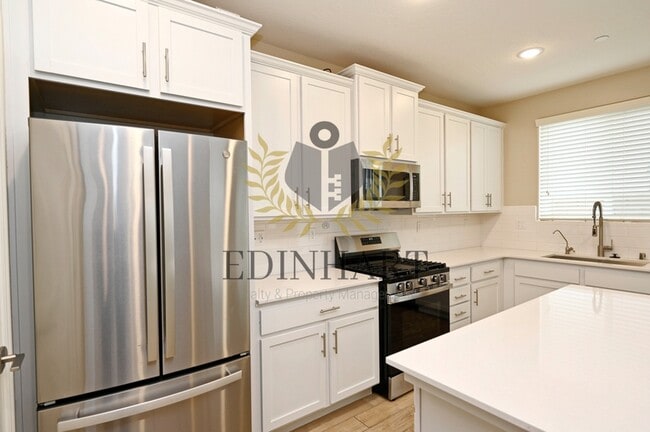 Building Photo - 231 Nabors Dr S