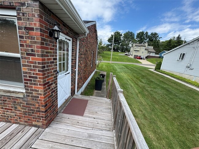 Building Photo - 11 Maiden Ln