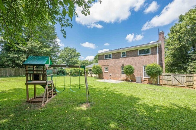 Building Photo - 385 Stonebridge Trail