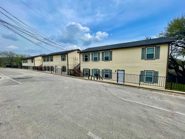 Building Photo - 1013-1015-1015 Advance St