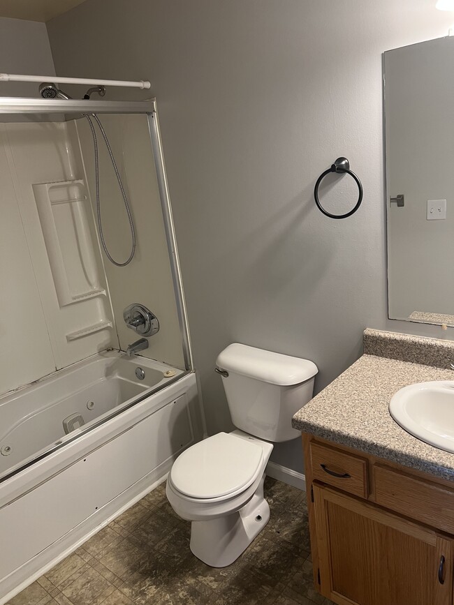 Building Photo - 2745 Apple Orchard Dr NW