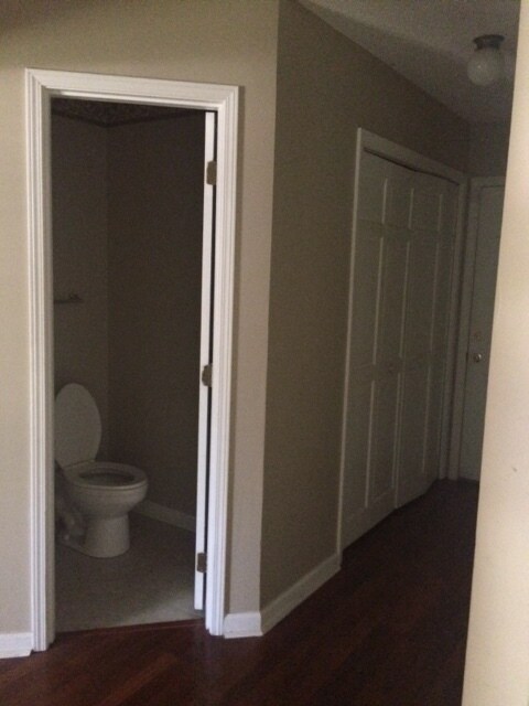 Building Photo - 819 Tammy St SW