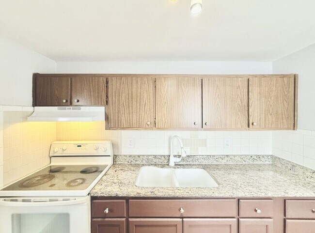 Building Photo - 2611 41st Ave N