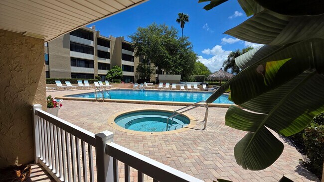Building Photo - 2618 Cove Cay Dr