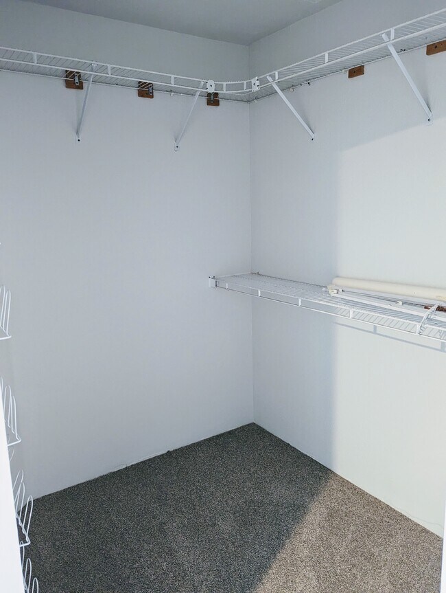 Walk in Closet - 1807 211th Pl NE