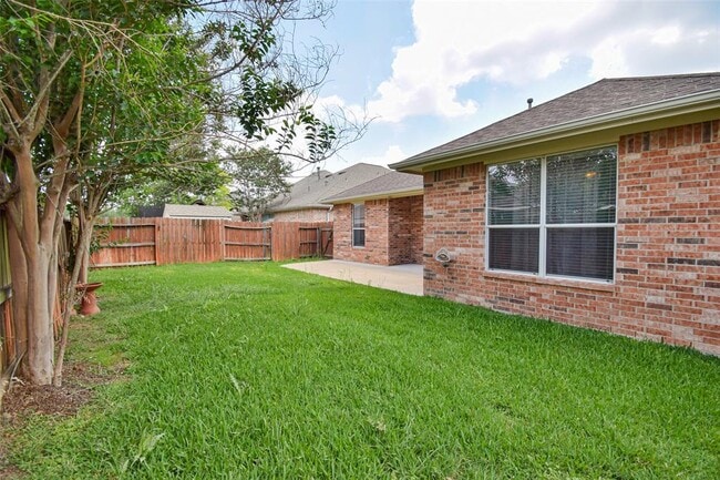 Building Photo - 17911 Serene Shore Dr