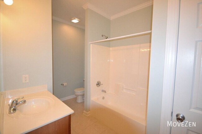 Building Photo - 210 Fullford Ln