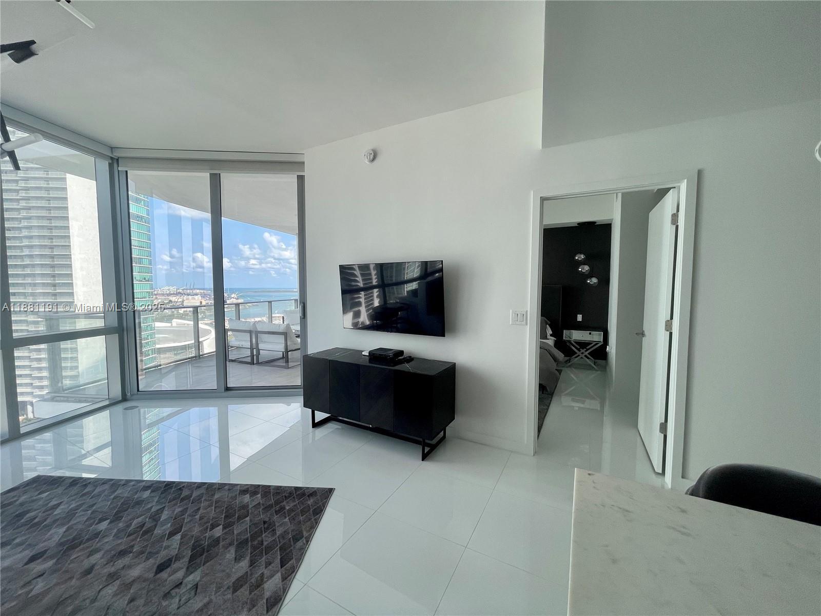 Building Photo - 851 NE 1st Ave