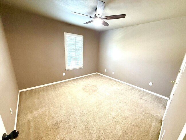 Building Photo - 842 Windhurst