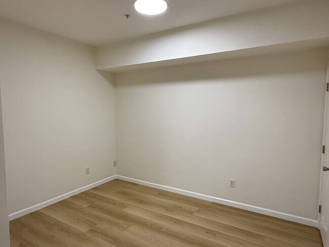 Building Photo - 2255 Showers Dr