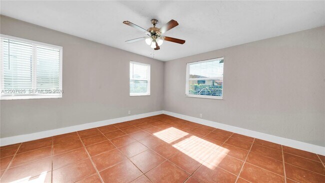 Building Photo - 1124 NW 100th Terrace