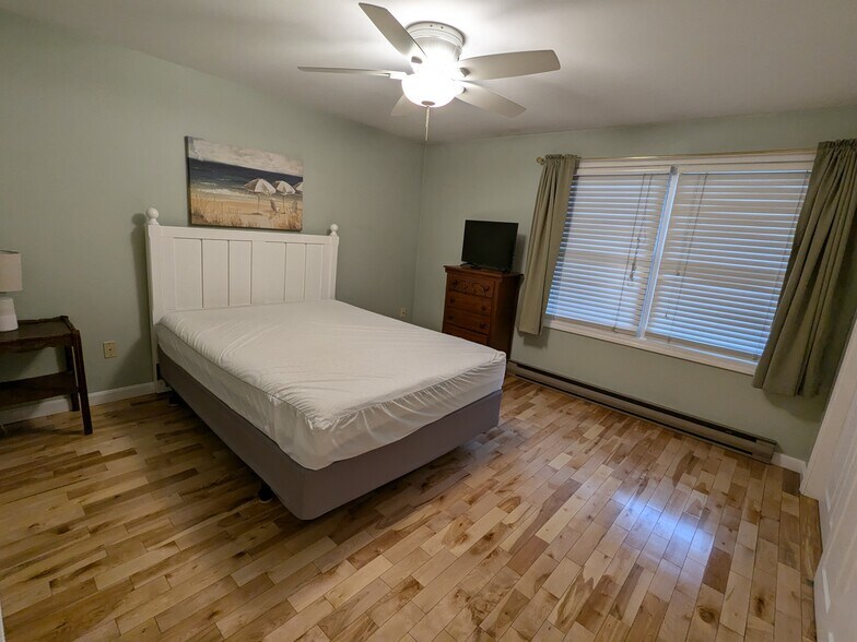 Building Photo - 5 Sunset Dr