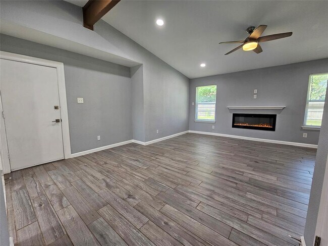 Building Photo - 2603 Peach Tree Ln