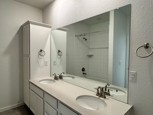 Building Photo - 7348 W Asbury Dr