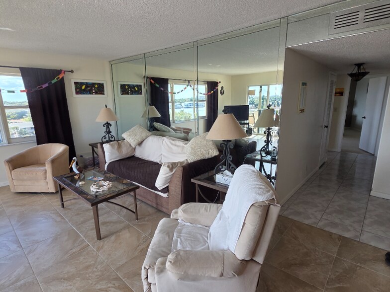 Building Photo - 1200 Hibiscus Ave