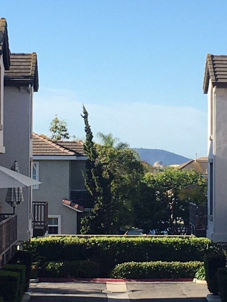 Building Photo - 45 Tulare Dr