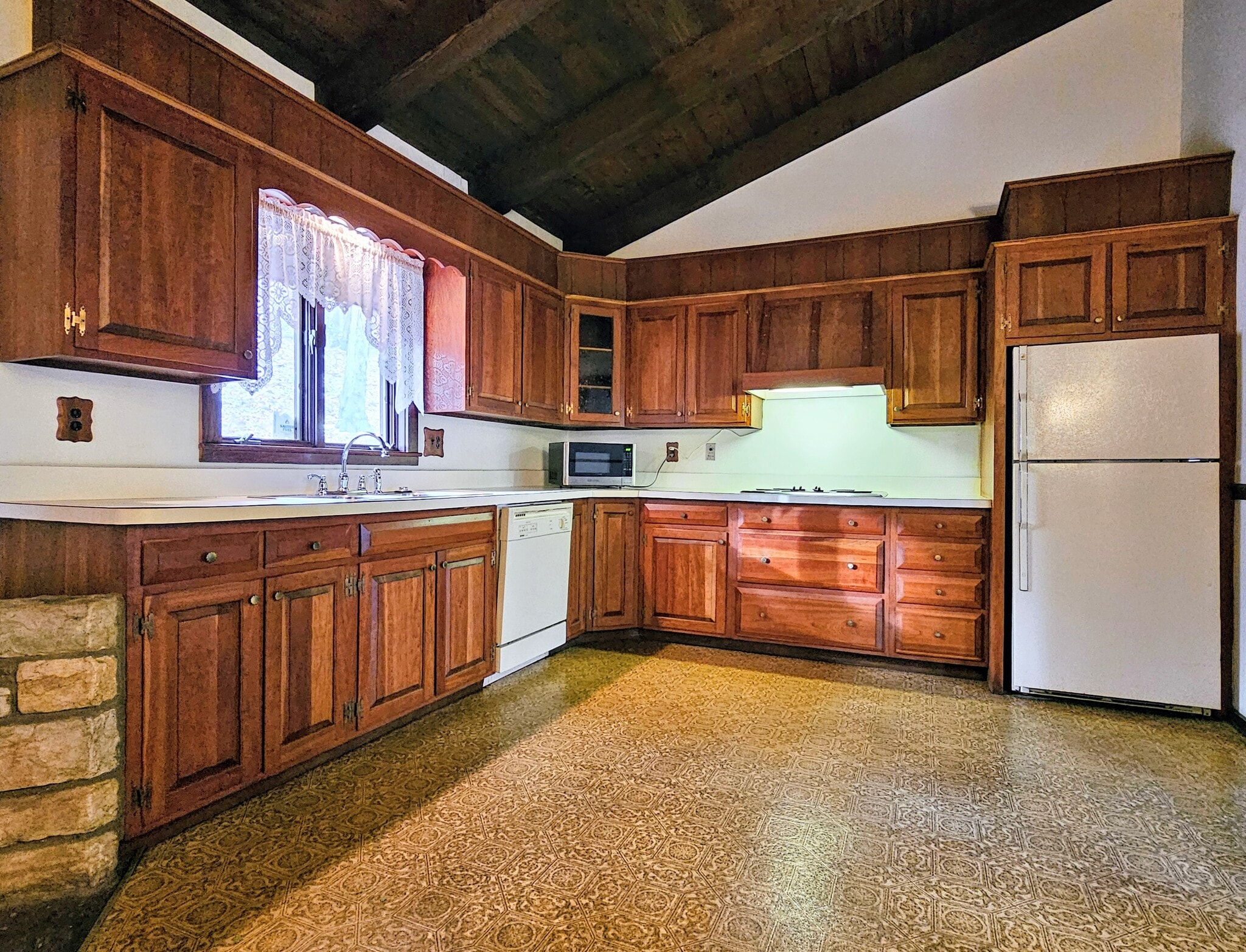 Building Photo - 135 Fraelich Rd