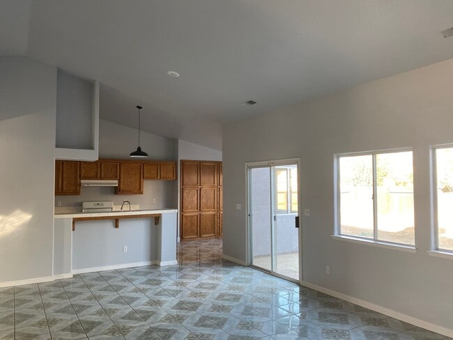 Building Photo - COMING SOON!! VERY NICE HOME 4 BEDROOM 2 BATHS