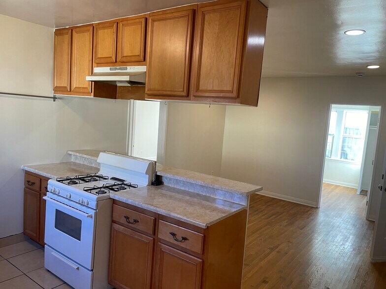 Kitchen looking into Living Room - 5362 Monroe St