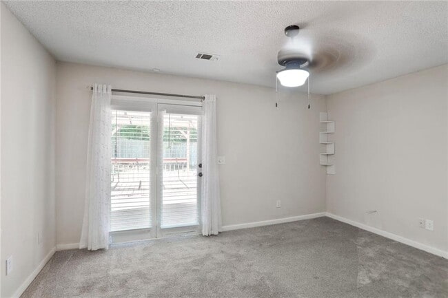 Building Photo - 3756 Old Oak Ct