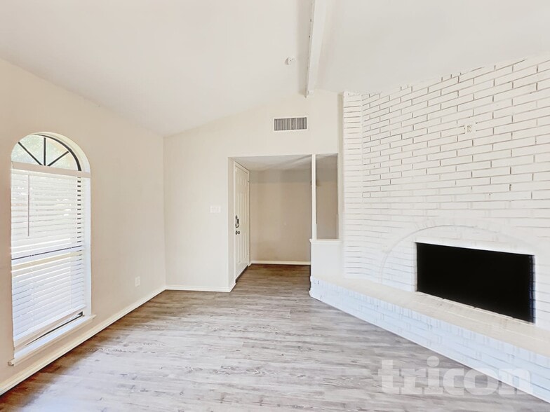 Building Photo - 7541 Christie Ln