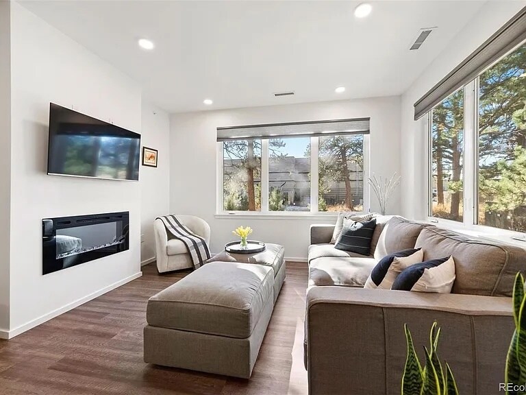 TV room - 31192 Black Eagle Dr