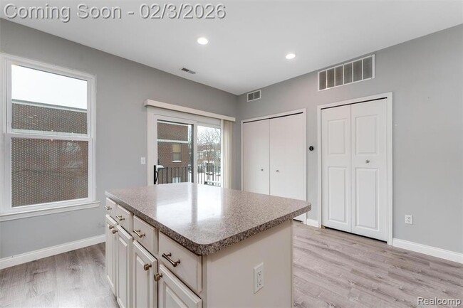 Building Photo - 7609 Woodward Ave