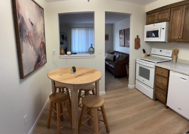 Building Photo - 426 Laverne Dr