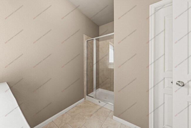 Building Photo - 513 Wedgwood Dr