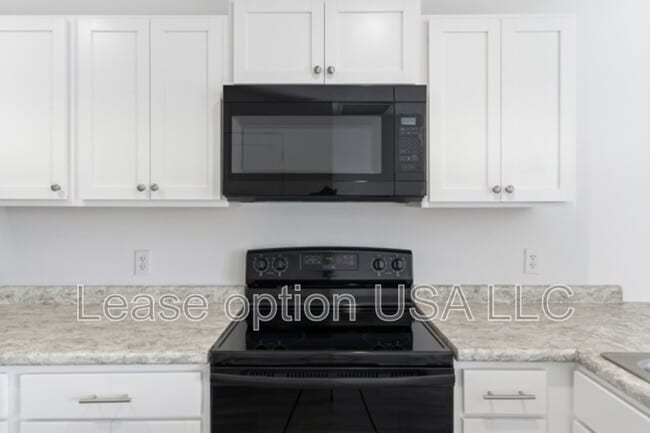 Building Photo - 34 Pine St