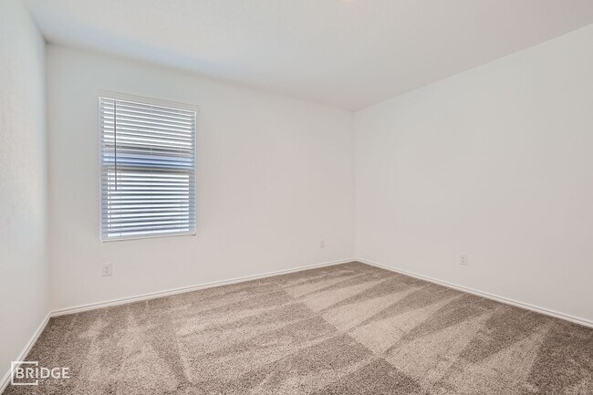 Building Photo - 2408 Lake Hls