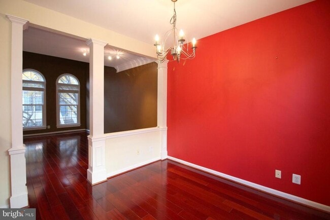 Building Photo - 6003 Ricketts Walk