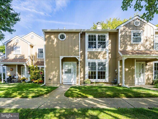 Building Photo - 18 Pond View Dr