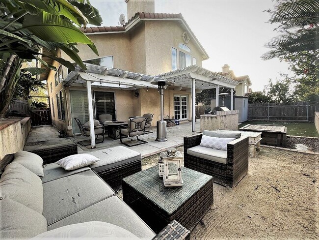 Building Photo - Beautiful Single Family home with Large Backyard