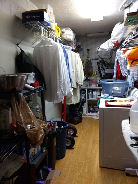 Building Photo - 350 33rd St