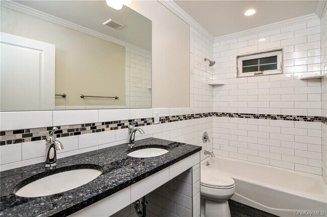 Building Photo - 304 Battle Ave