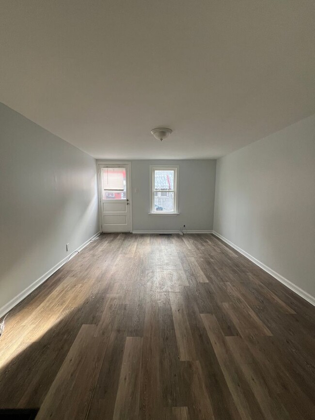 Primary Photo - Renovated 2 BD, 1 BA Home in Lancaster!