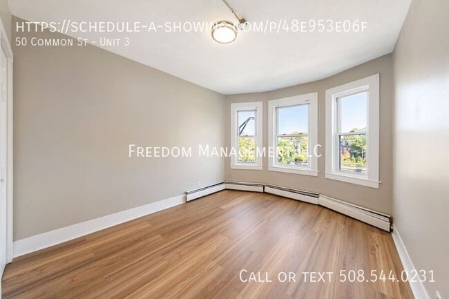 Building Photo - 50 1/2 Common St